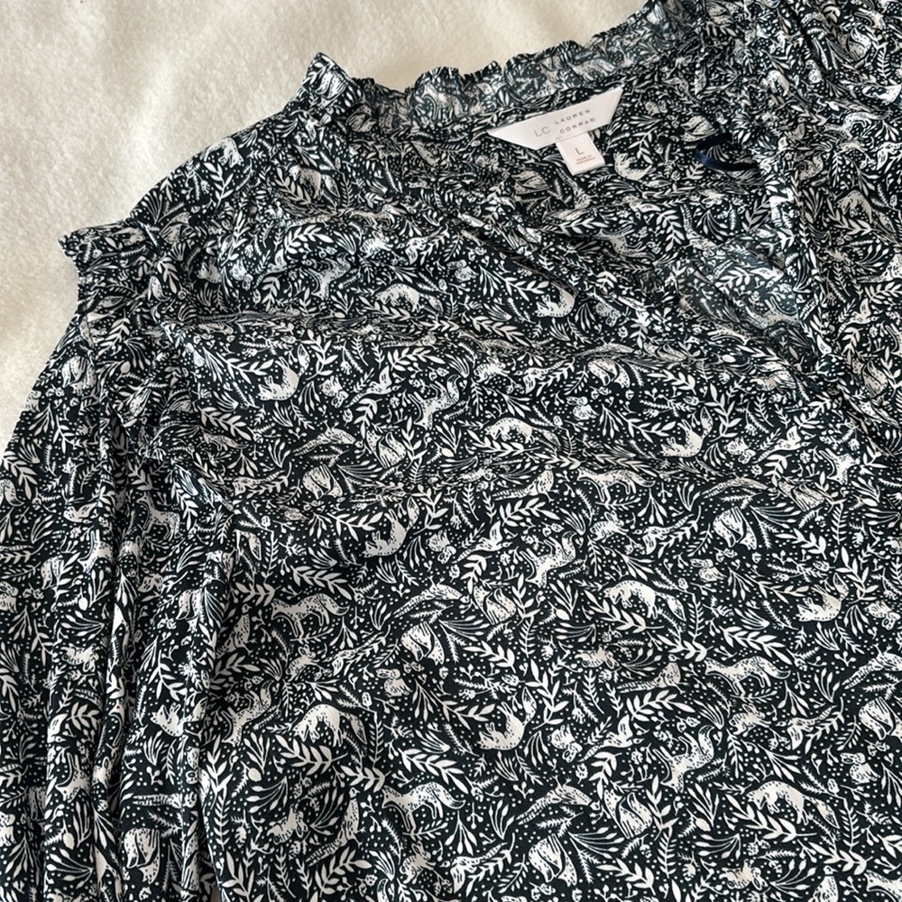 Lauren Conrad. LC, size L, Navy and White Women's Top,  size L